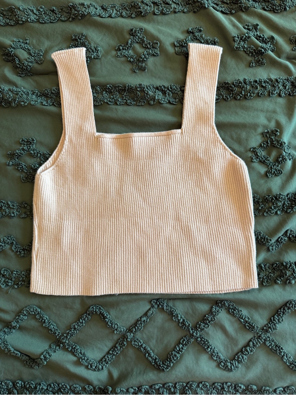 6 assorted crop tops